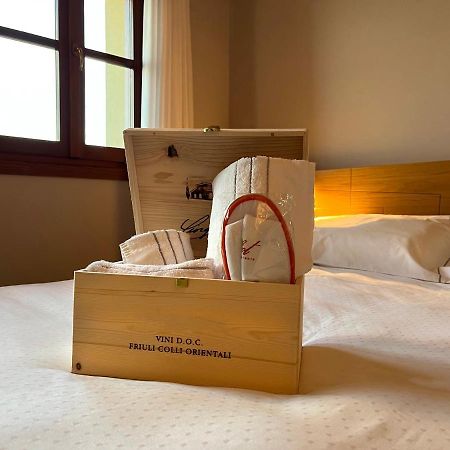 Elliot Osteria E Dormire In Collina Manzano Dış mekan fotoğraf