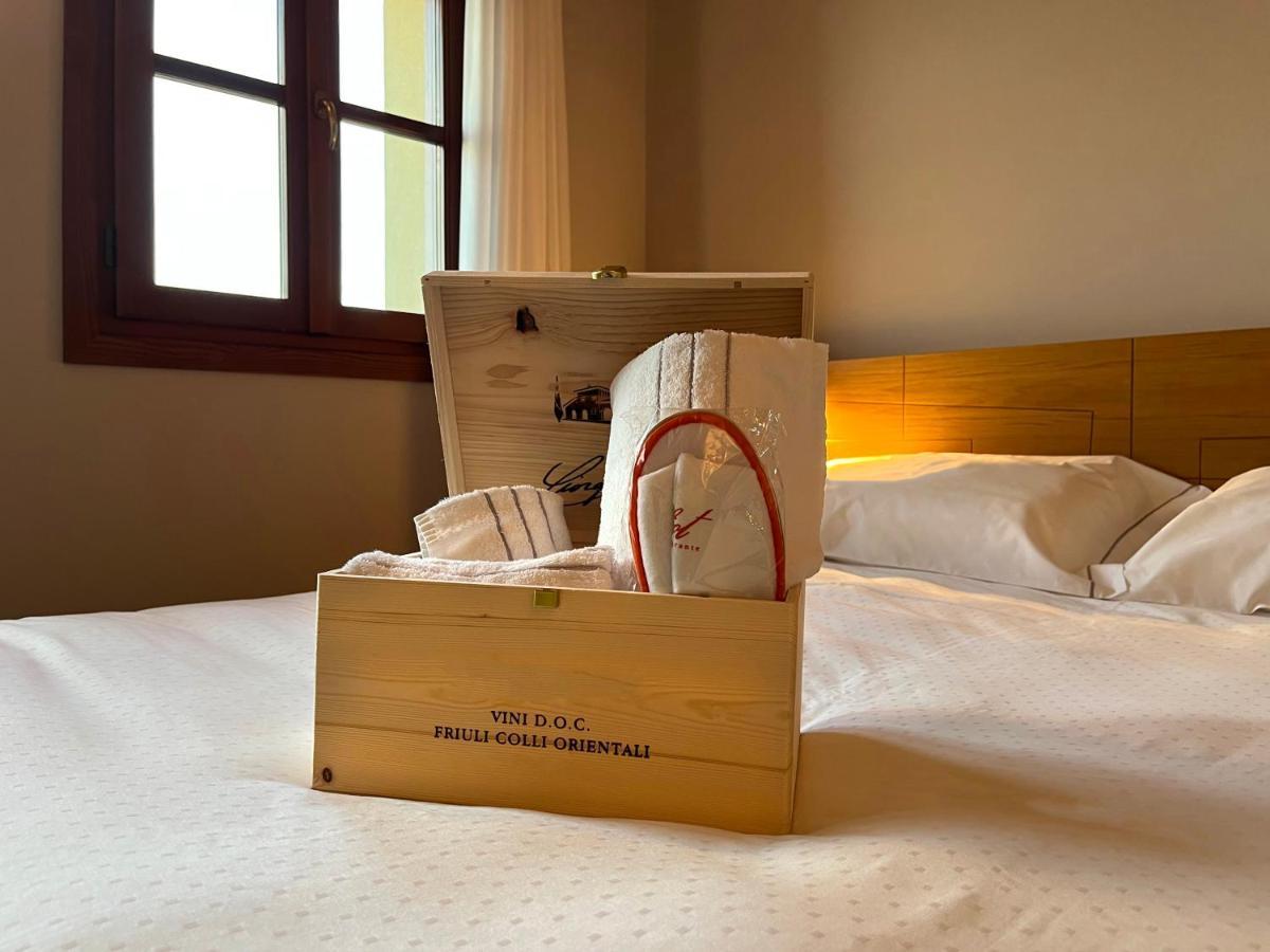 Elliot Osteria E Dormire In Collina Manzano Dış mekan fotoğraf