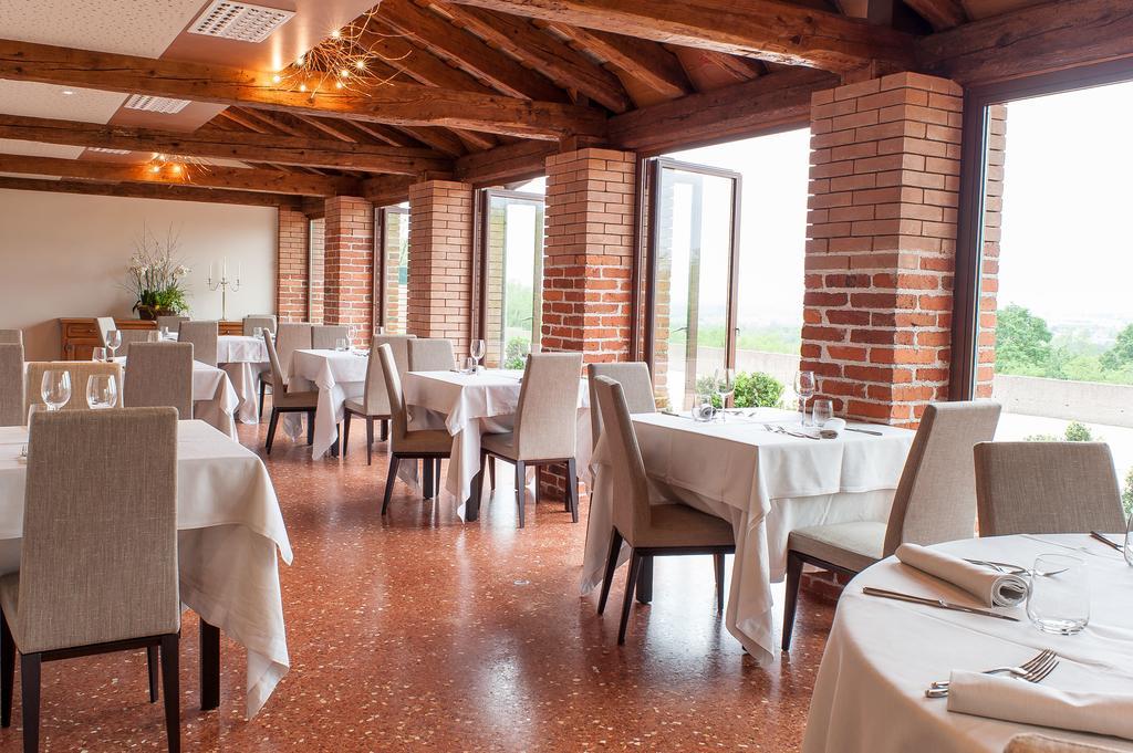 Elliot Osteria E Dormire In Collina Manzano Dış mekan fotoğraf