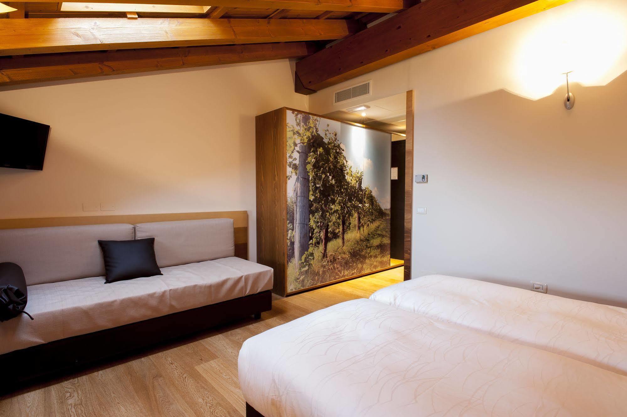 Elliot Osteria E Dormire In Collina Manzano Dış mekan fotoğraf