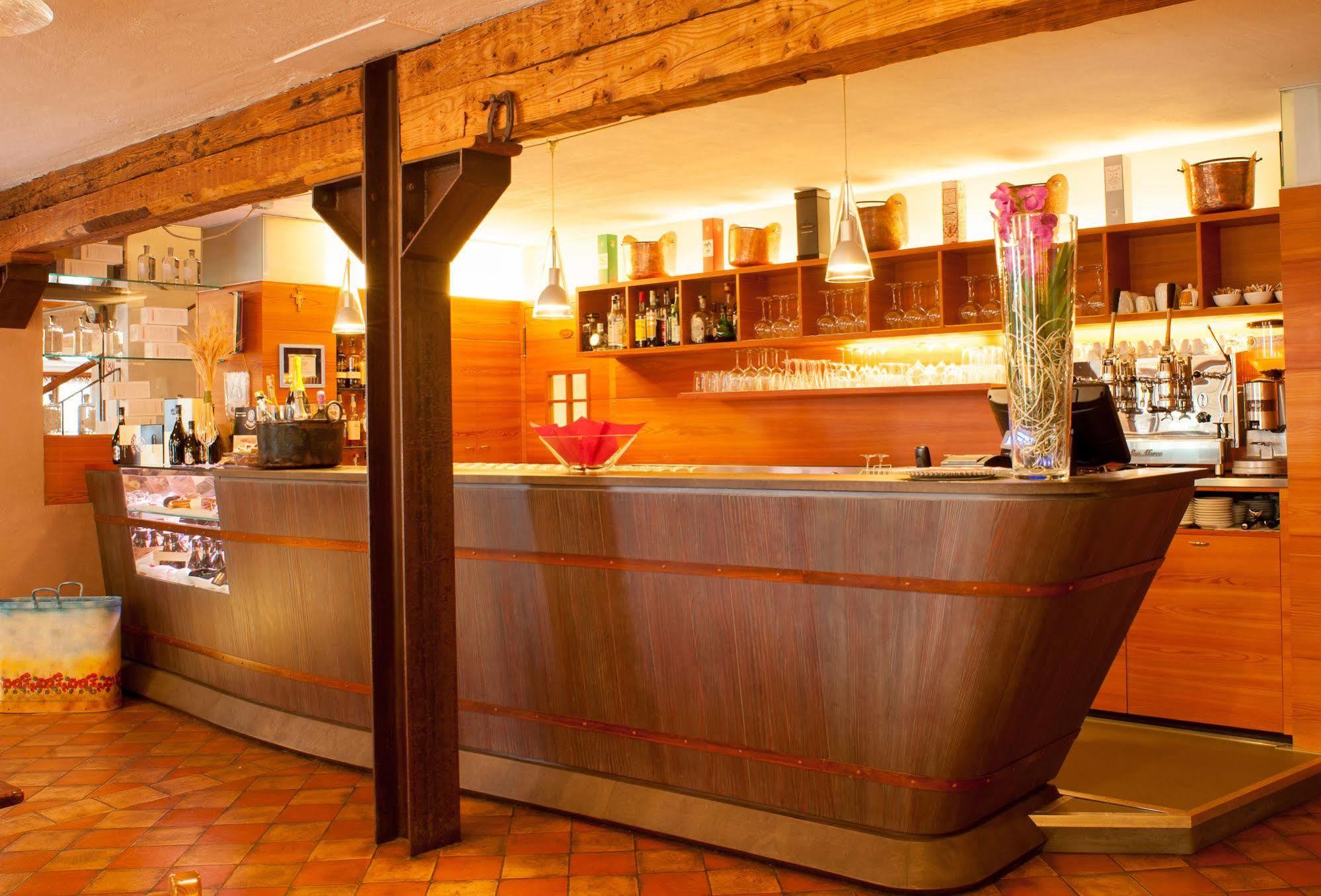 Elliot Osteria E Dormire In Collina Manzano Dış mekan fotoğraf