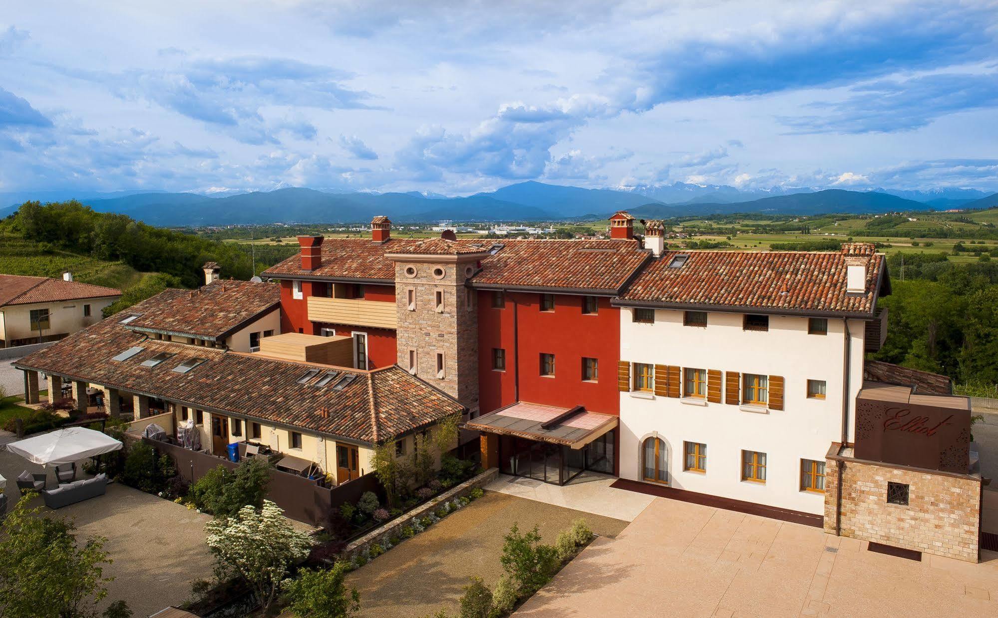 Elliot Osteria E Dormire In Collina Manzano Dış mekan fotoğraf